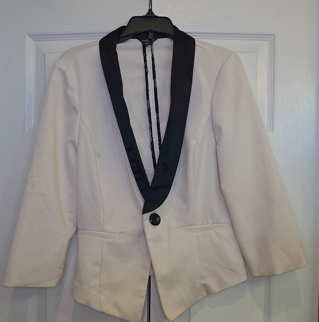 Long sleeve white Jacket 1Heartof5